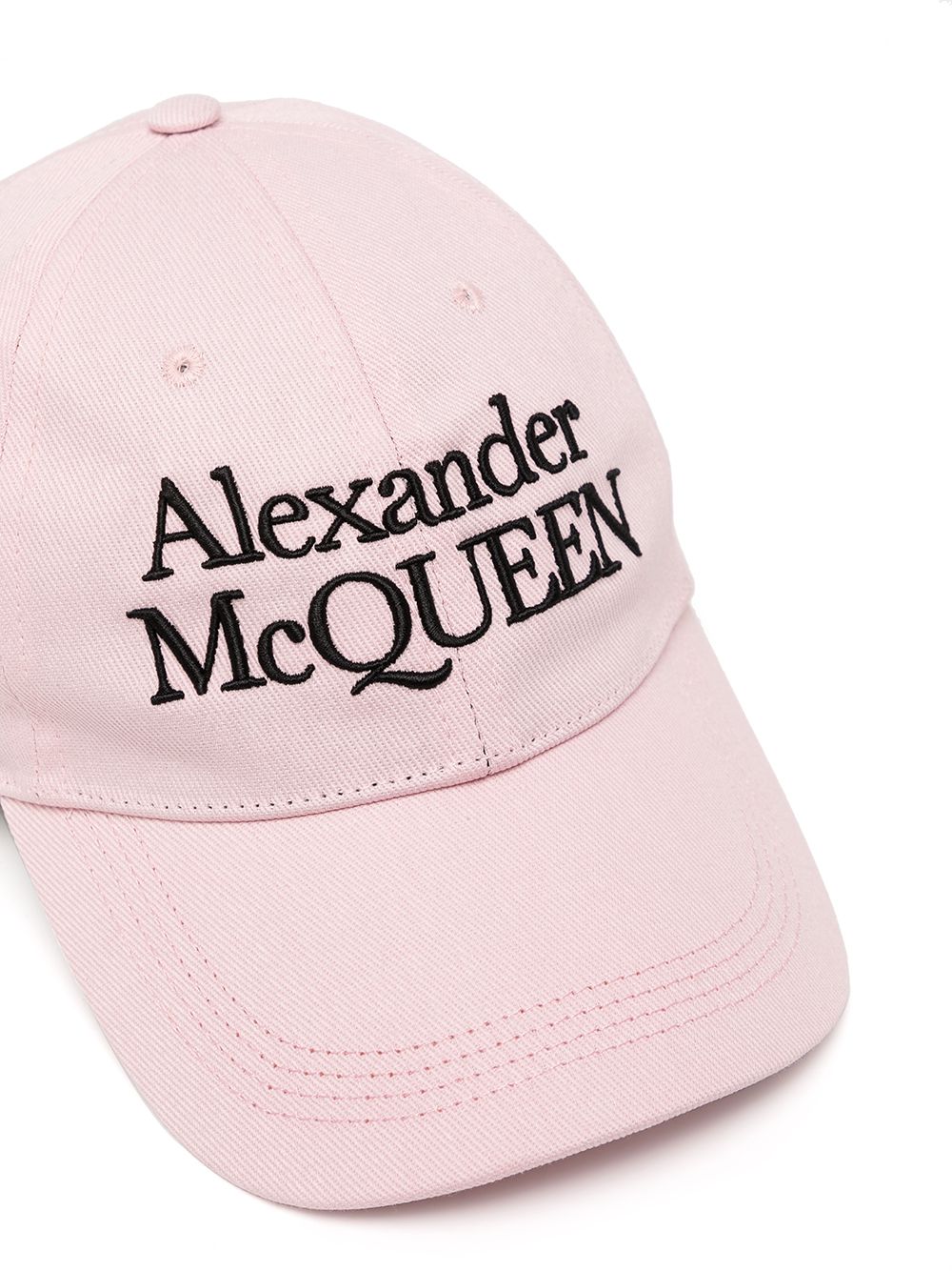 фото Alexander mcqueen бейсболка с вышитым логотипом