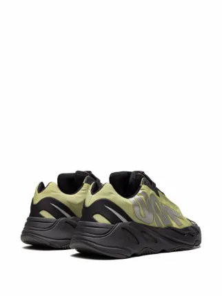 YEEZY 700 MNVN Resin 运动鞋展示图