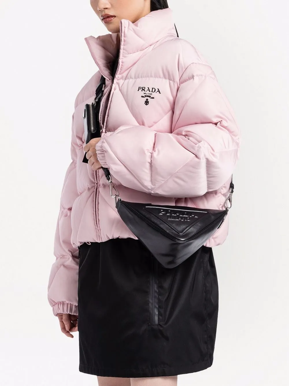 Prada プラダ ロゴプレート ショルダーバッグ