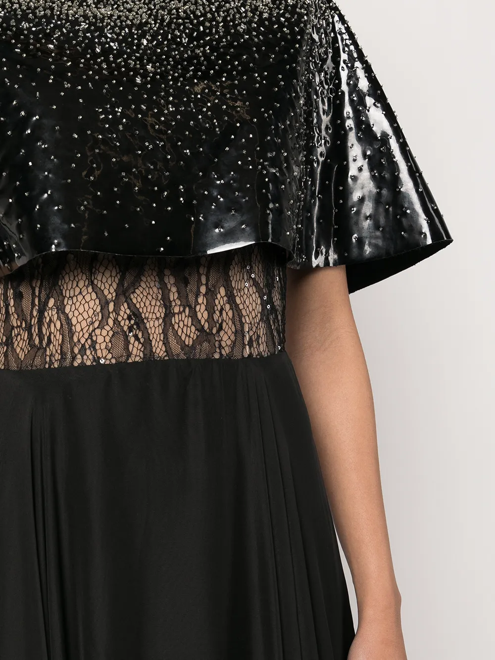 фото Rayane bacha длинное вечернее платье с кейпом