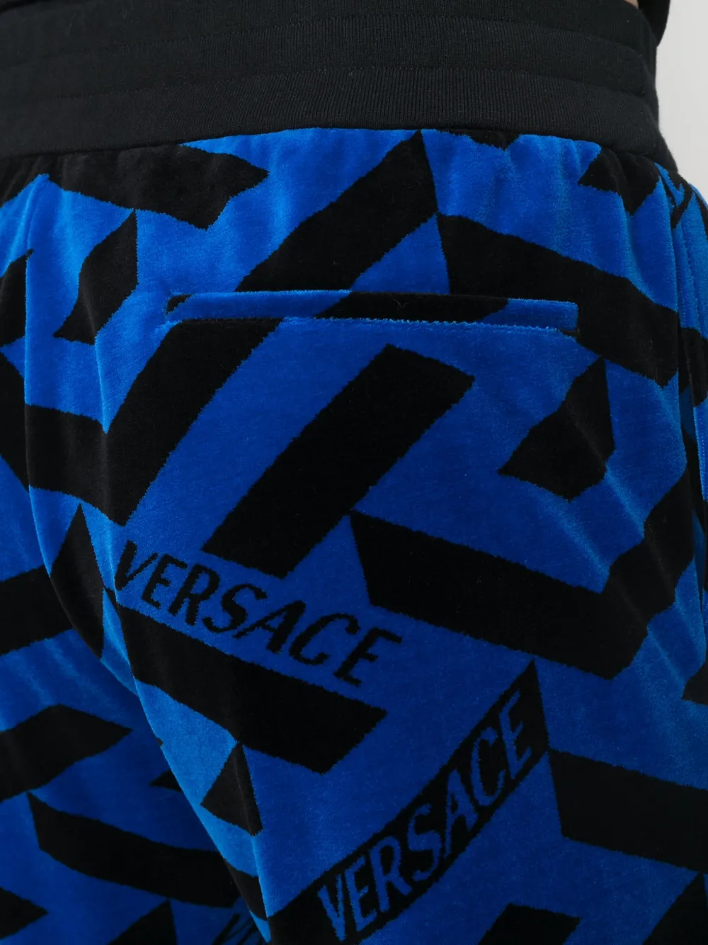 фото Versace спортивные брюки с геометричным узором