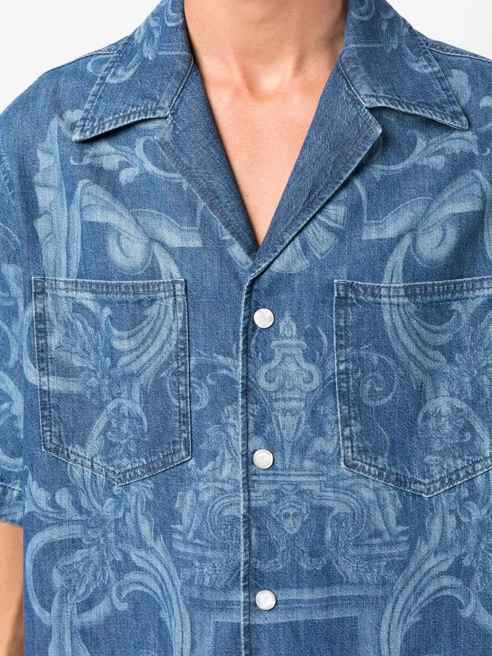 VERSACE ヴェルサーチェ新品 バロッコ デニムシャツ 48 VERSACE ヴェルサーチェ新品 バロッコ デニムシャツ 48 - メルカリ