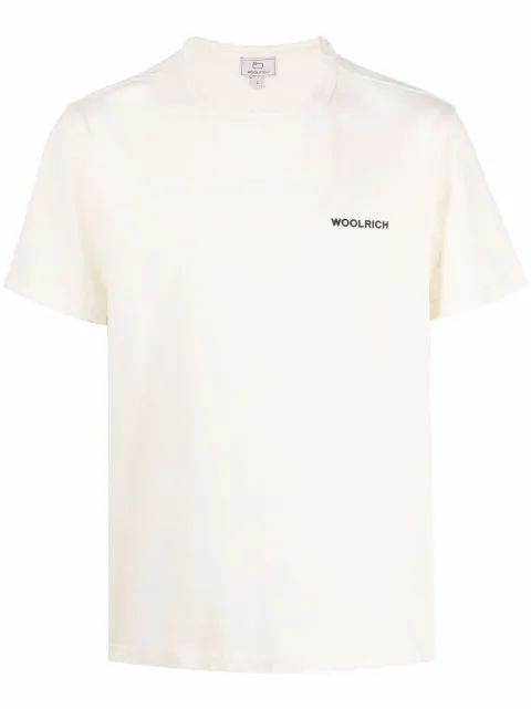 Woolrich playera con logo en el pecho