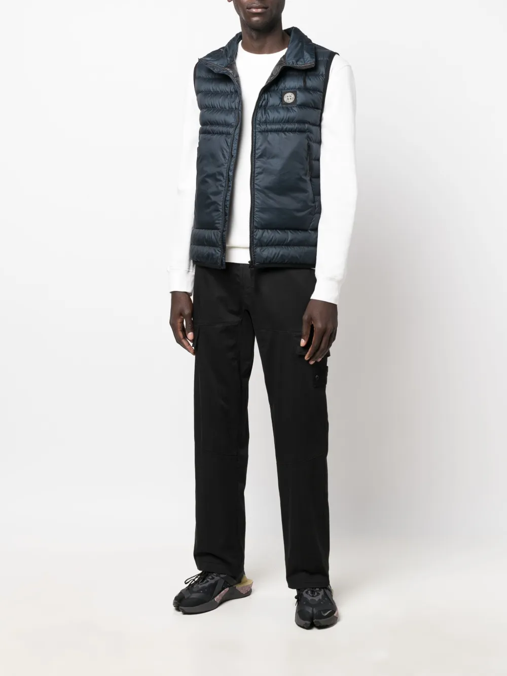 фото Stone island дутый жилет с нашивкой compass