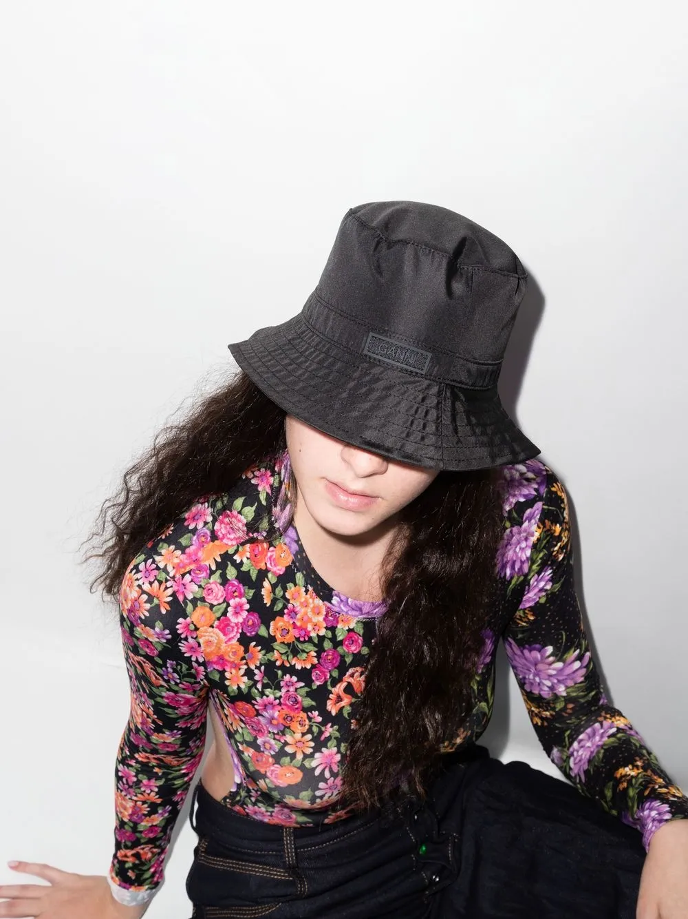 Image 2 of GANNI logo-patch bucket hat