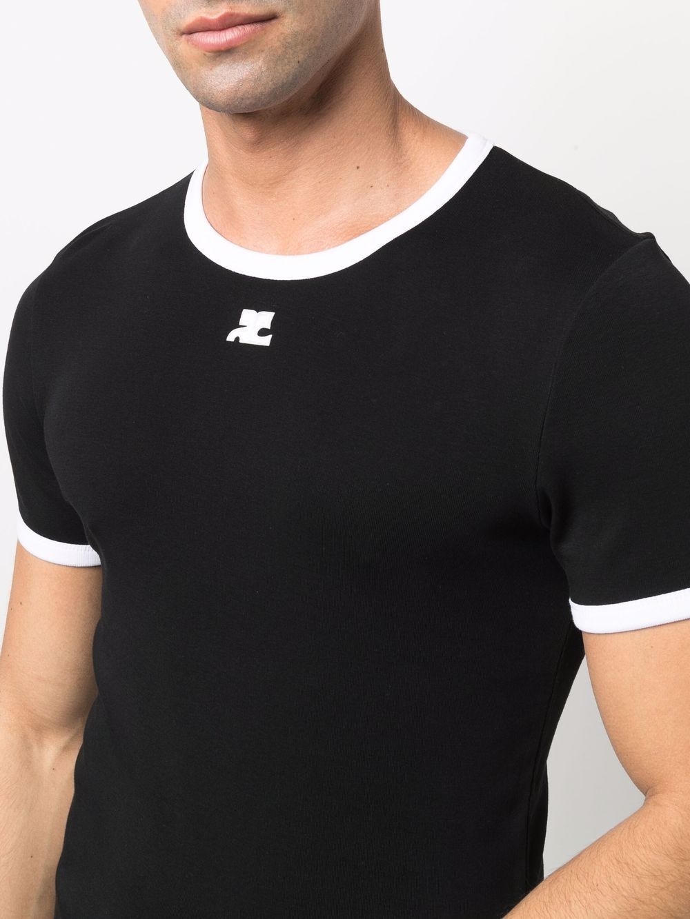 фото Courrèges contrasting-trim t-shirt