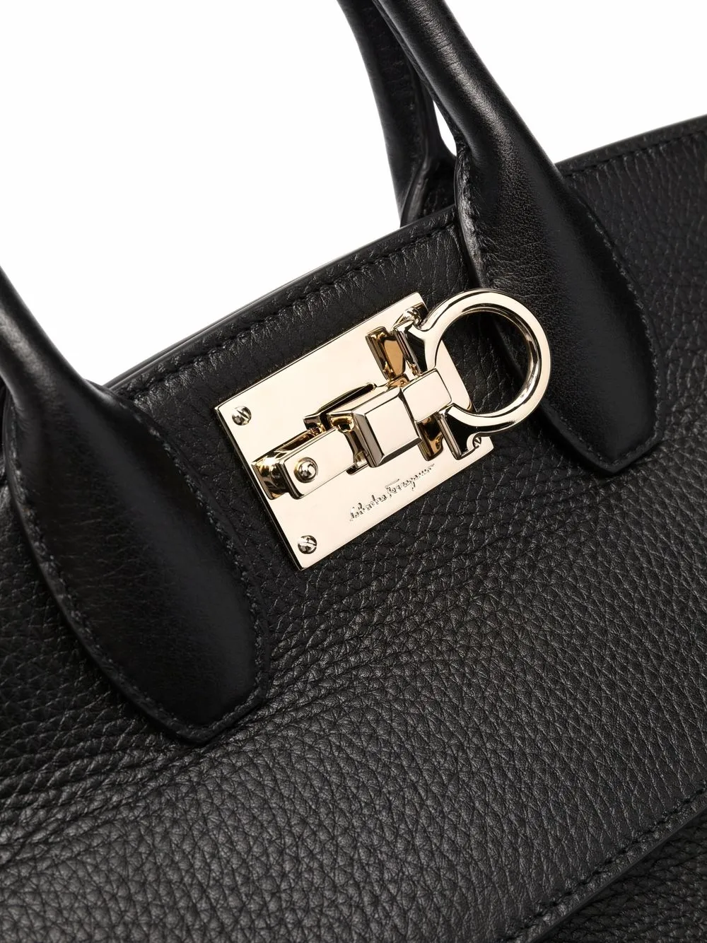 【FERRAGAMO】関税込☆バケットバッグ レザー ブラック Ferragamo レザー ショルダーバッグ | ブラック | FARFETCH JP