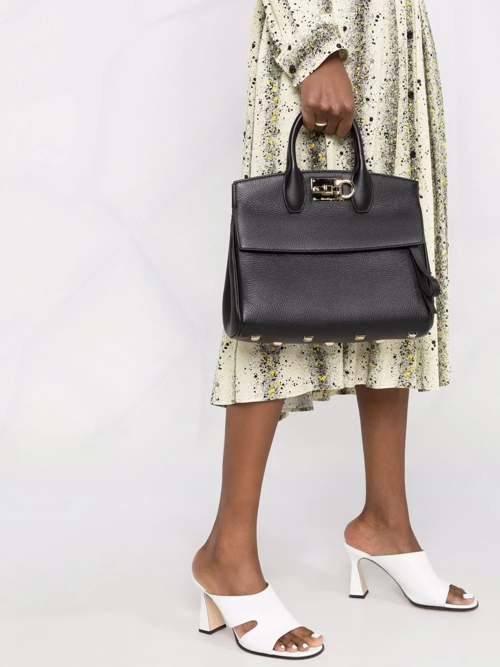 FERRAGAMO直営店バック・トゥ・アース - シルクトラウザーズ セール】サルバトーレフェラガモ Salvatore Ferragamo FERRAGAMO
