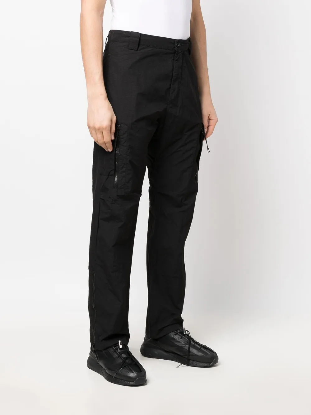 фото C.p. company logo patch mid-rise cargo trousers