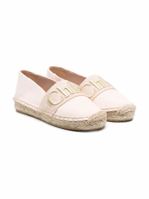 Chloé Kids حذاء قماش مطرز بشعار الماركة