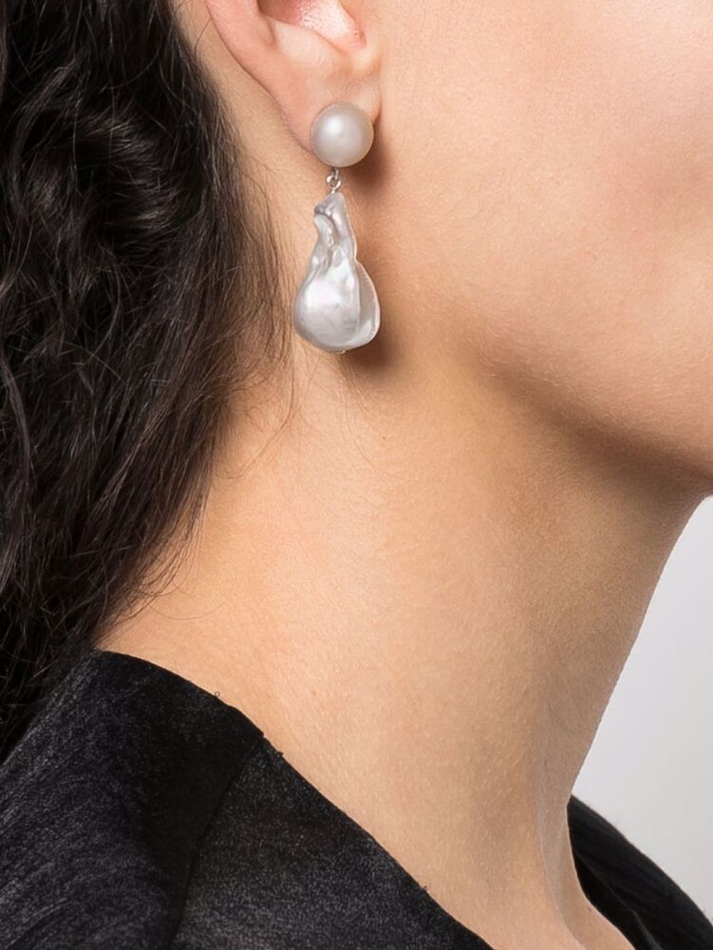 фото Sophie buhai sterling silver essential pearl earrings