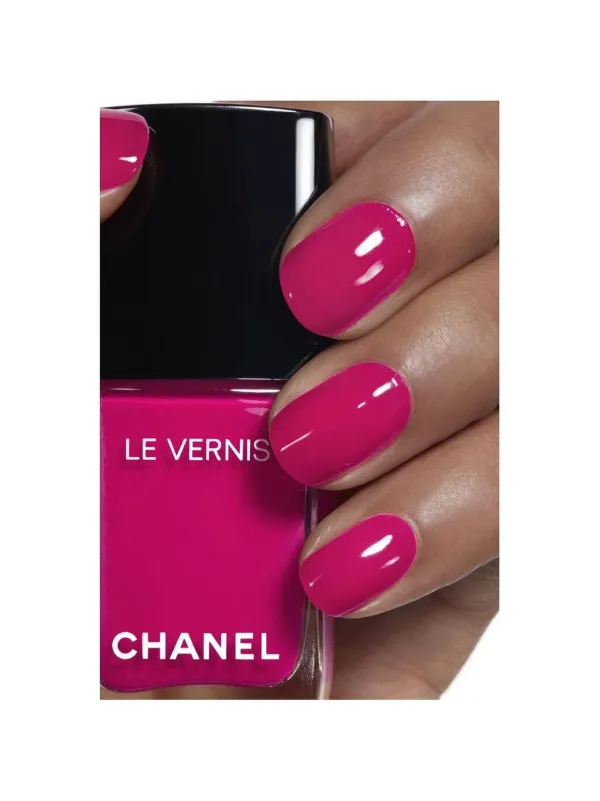 CHANEL LE VERNIS Longwear Nail Colour - Farfetch CHANEL LE VERNIS Longwear Nail Colour - Farfetch