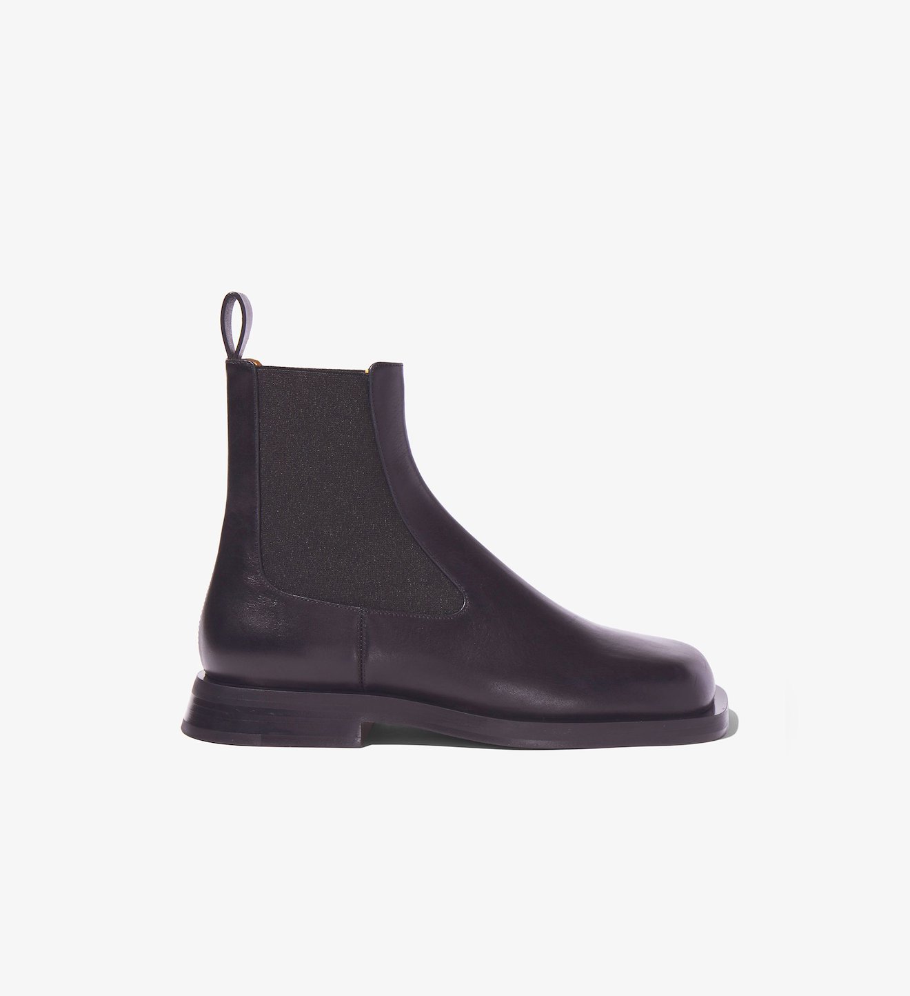 Square Chelsea Boots