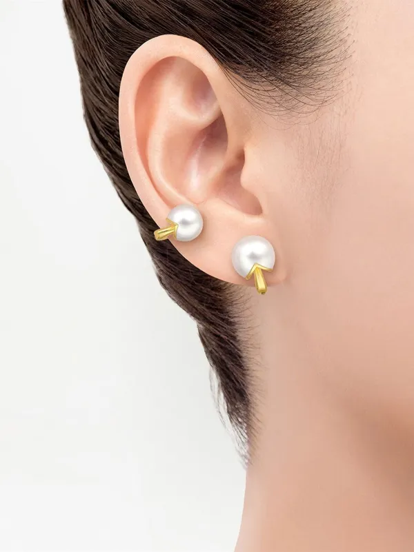 TASAKI 18kt Yellow Gold M/G TASAKI WEDGE Pearl Ear Cuff - Farfetch