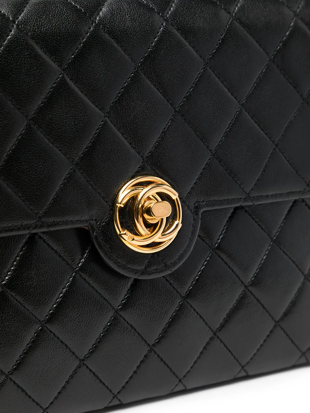 фото Chanel pre-owned маленькая стеганая сумка на плечо 1985-1990-х годов
