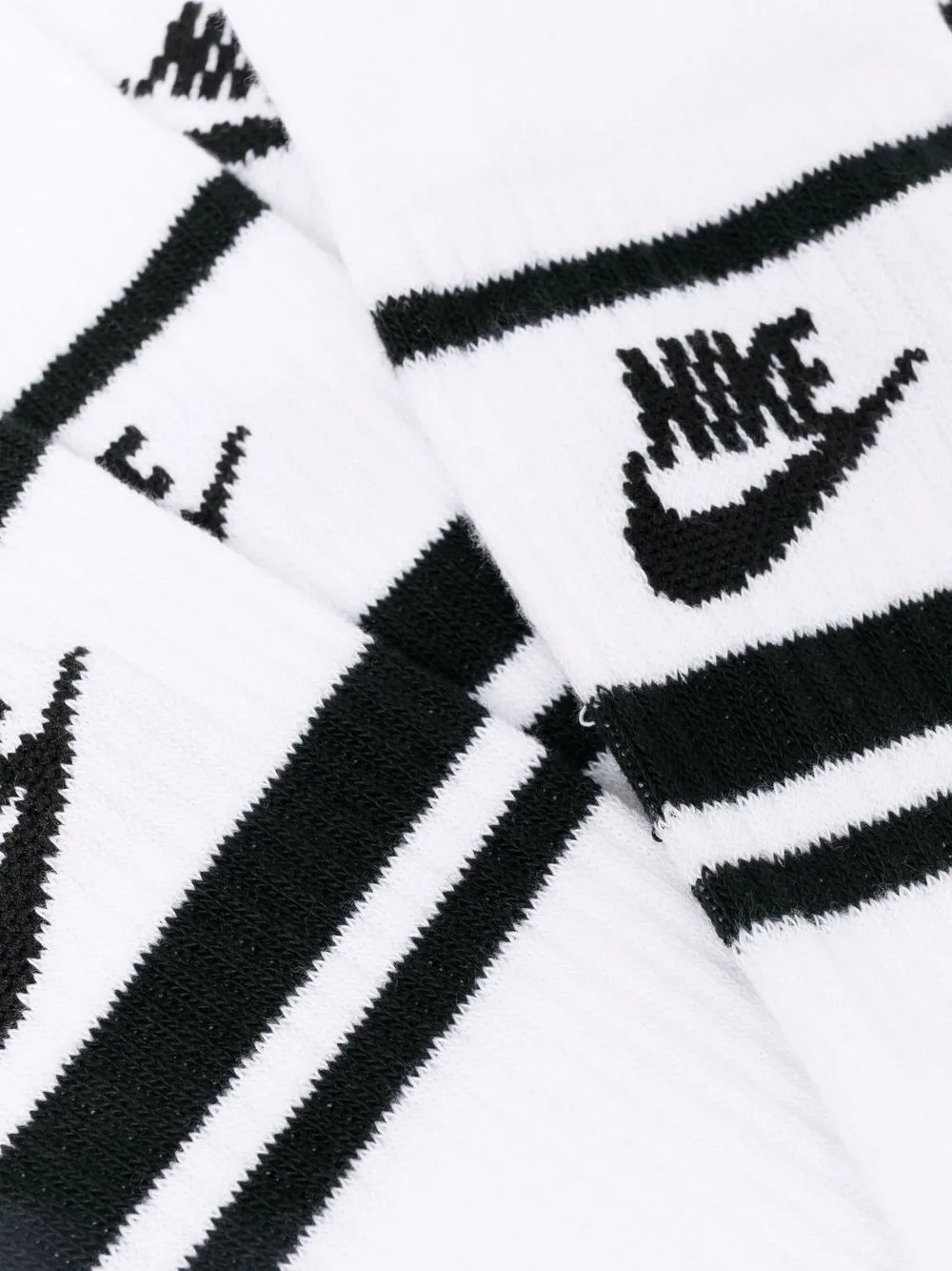 Nike Everyday Essential socks (set of three) | Image 2