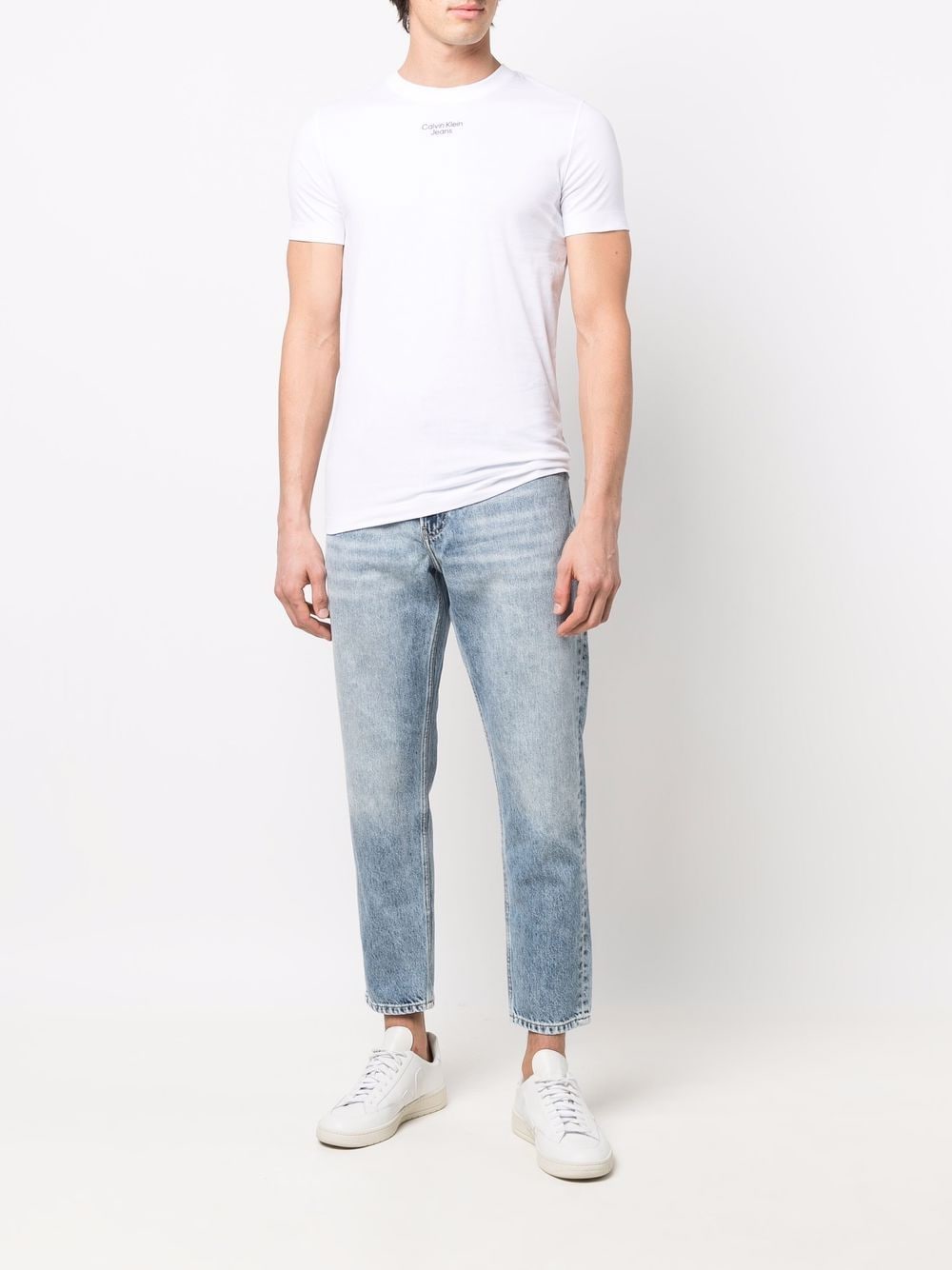 фото Calvin klein jeans укороченные джинсы с эффектом потертости