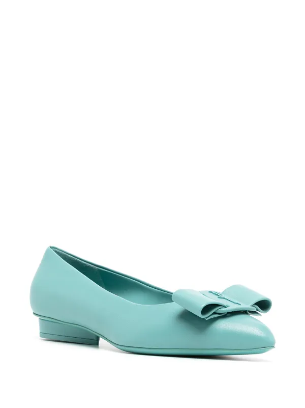 Salvatore Ferragamo フェラガモ VIVA パンプス ブルー Ferragamo Viva フラットパンプス | ブルー | FARFETCH JP