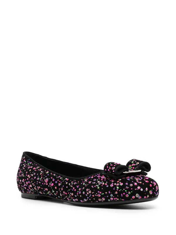 Salvatore Ferragamo VARINAフラットシューズ ブラック Ferragamo Varina フラットシューズ | ブラック | FARFETCH JP