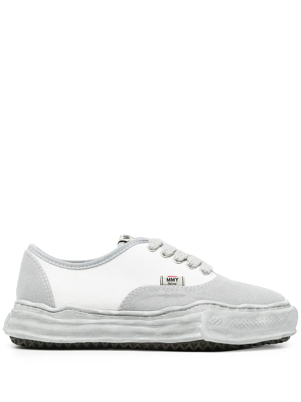 

Maison Mihara Yasuhiro tenis bajos con diseño deformado - Gris