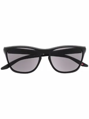 Oakley Futurity Sun スクエアフレーム サングラス | ブルー | FARFETCH JP