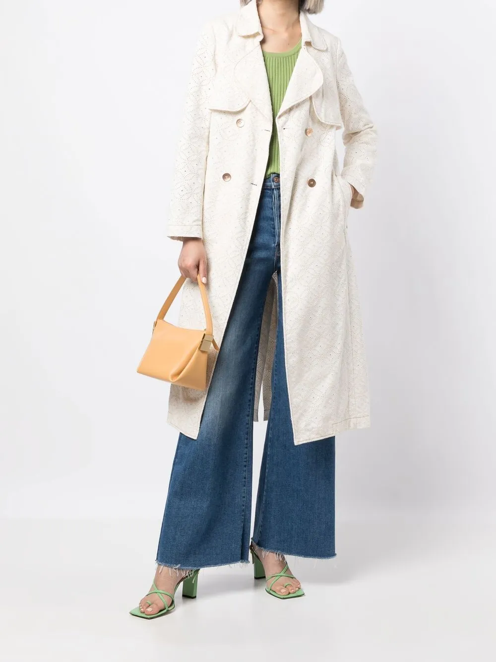 We Are Kindred Trenchcoat met dubbele rij knopen - Wit