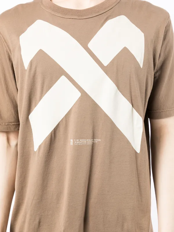 11 By Boris Bidjan Saberi ロゴ Tシャツ | ブラウン | FARFETCH JP