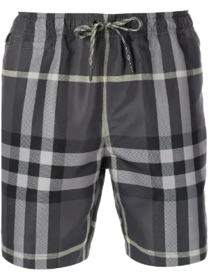 short praia burberry