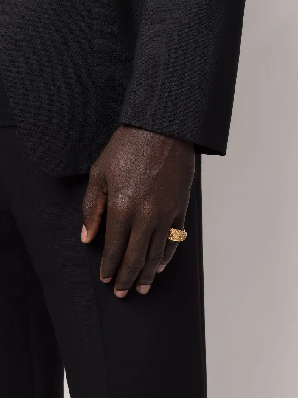 Emanuele Bicocchi anillo de serpiente bañado en oro | Image 2