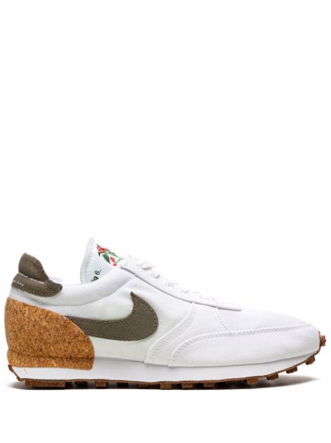 Nike Daybreak-Type "Pagoda" sneakers WOMEN