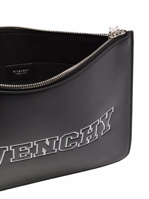 【売り切り特価！未使用品】GIVENCHY ロゴクラッチバッグ