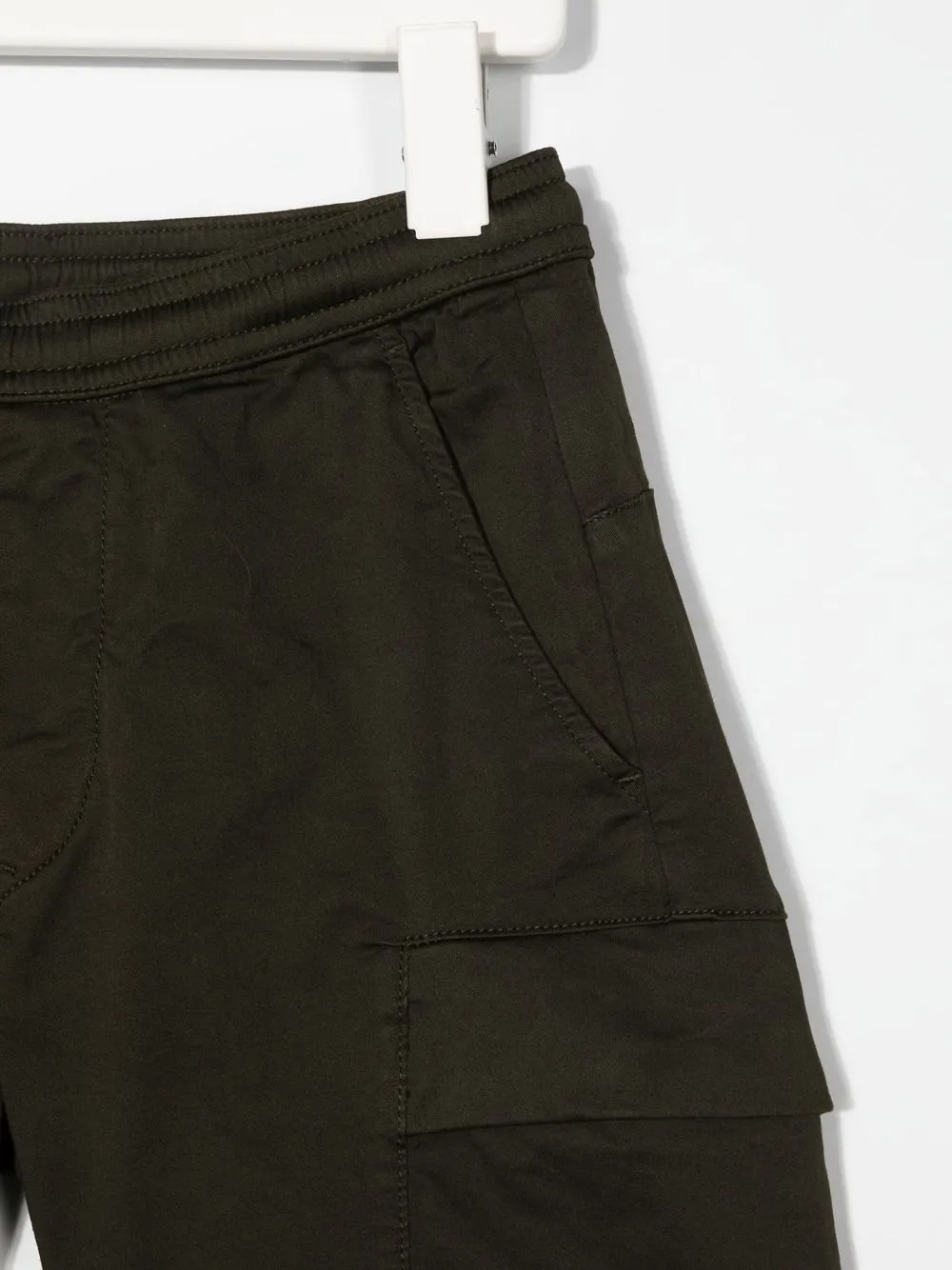  C.p. Company Kids Logo-patch Cargo Shorts - Green 