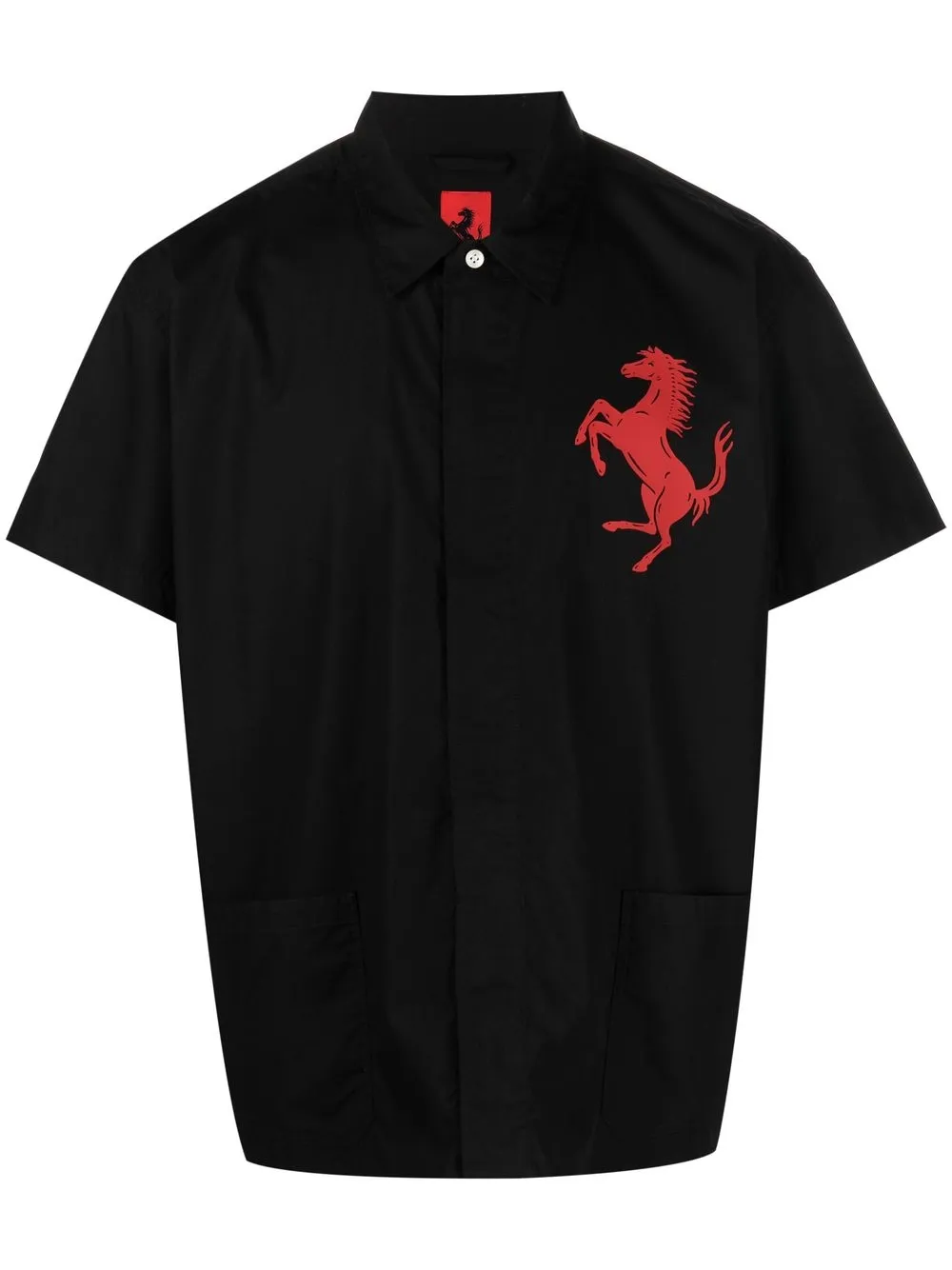 

Ferrari playera tipo polo con parche del logo - Negro