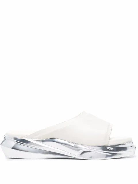 1017 ALYX 9SM Slide com solado metalizado