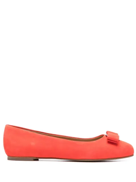 Ferragamo logo-plaque ballerina shoes