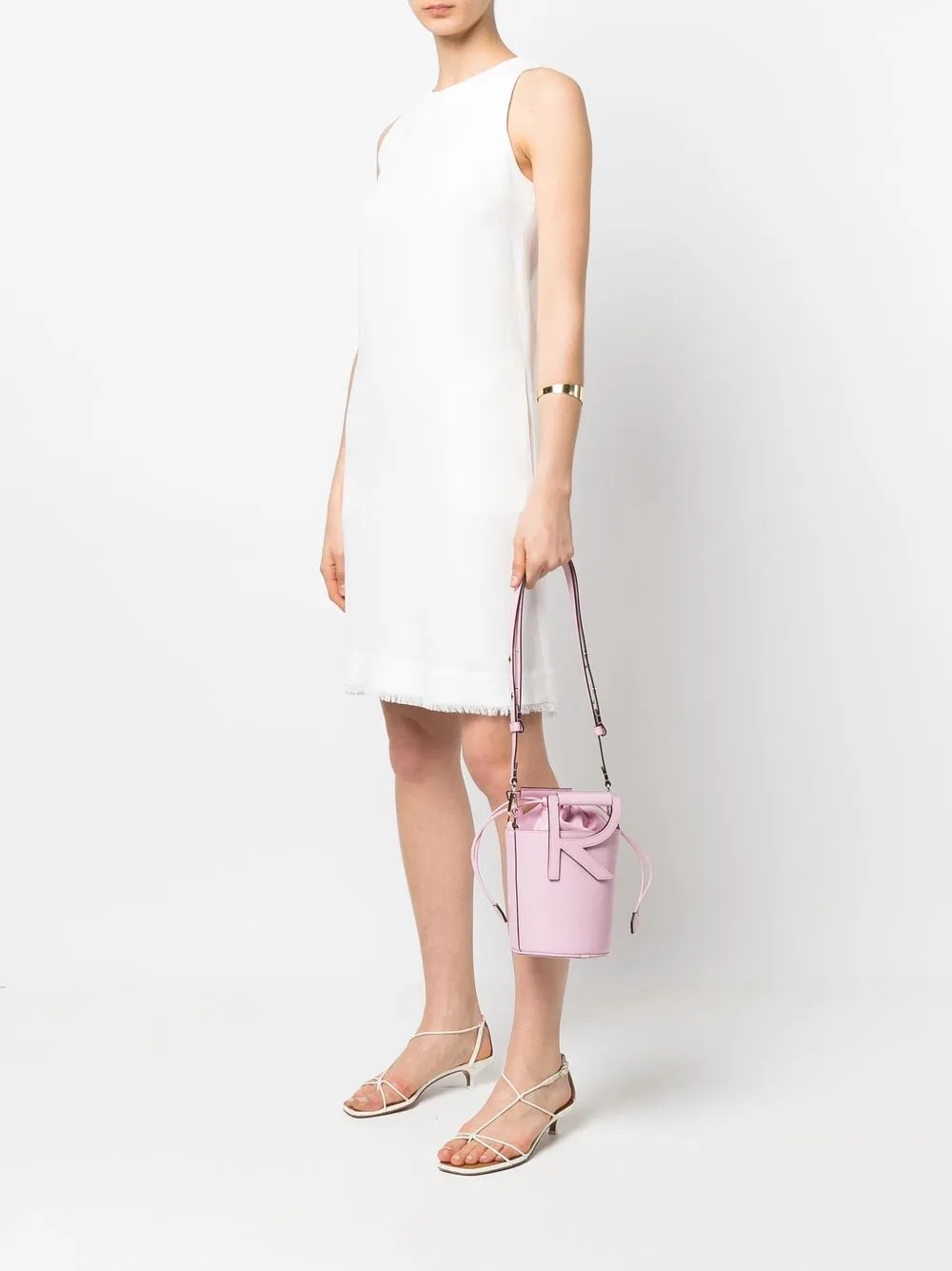 Roger Vivier logo-handle bucket bag | Image 2