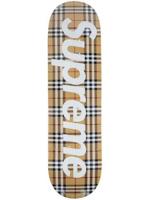 Supreme tabla de patineta de Supreme x Burberry 