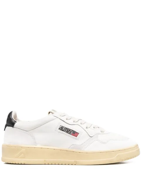 Autry tenis bajos con agujetas