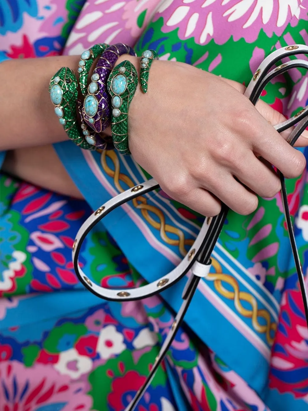 Aquazzura Serpente bangle bracelet | verde | Image 1