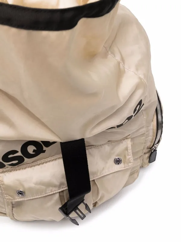Dsquared2 ディースクエアード ロゴ バックル バックパック