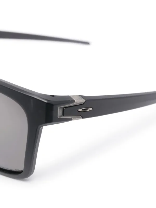 Oakley logo-plaque Sunglasses - Farfetch