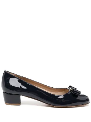 Ferragamo ヴァラ レザーパンプス | ブルー | FARFETCH JP