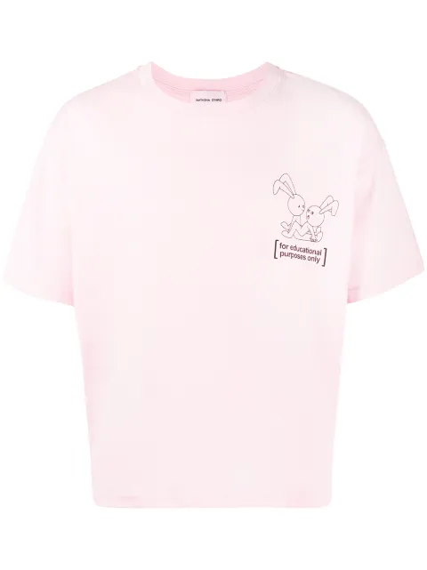 Natasha Zinko playera con estampado de conejo