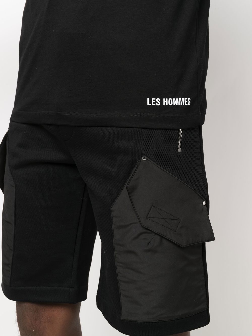 Shop Les Hommes Logo-print Cargo Shorts In Schwarz