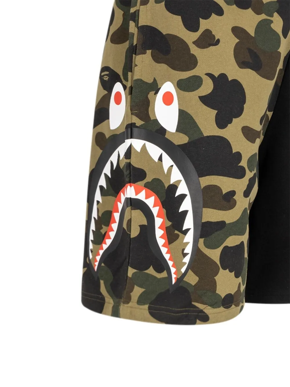 A BATHING APE® 1st Camo Side Shark 