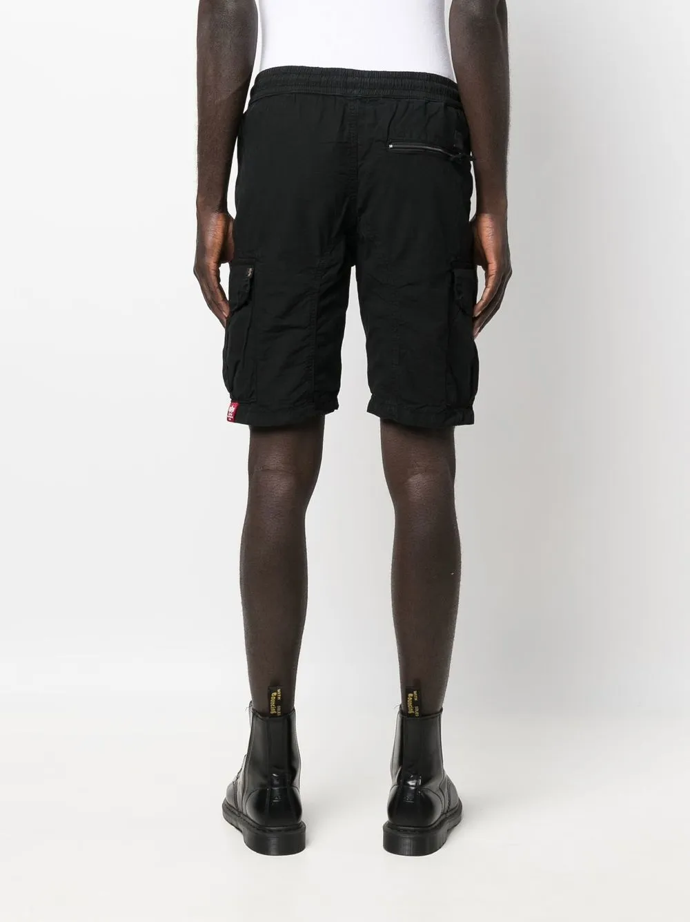 Shop Alpha Industries Cargo-style Shorts In Schwarz