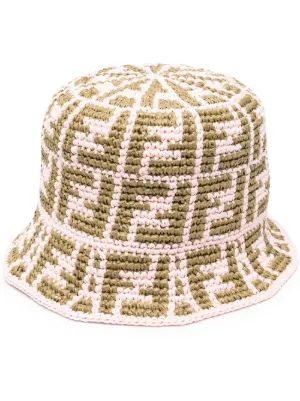 Nuova collezione di cappelli da donna di Fendi su FARFETCH