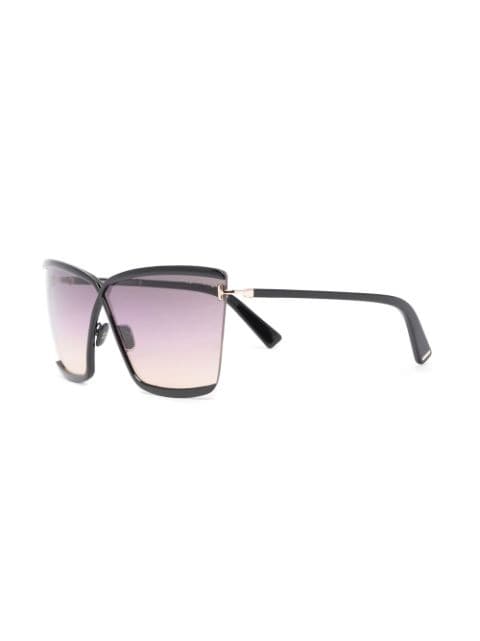 cat-eye frame sunglasses