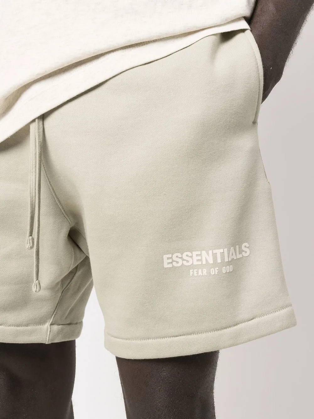 FEAR OF GOD ESSENTIALS Trainingsshorts met logopatch Groen