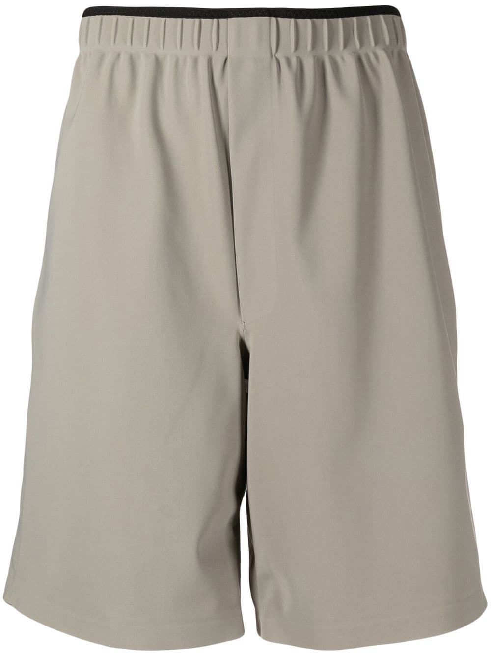contrasting-trim detail shorts